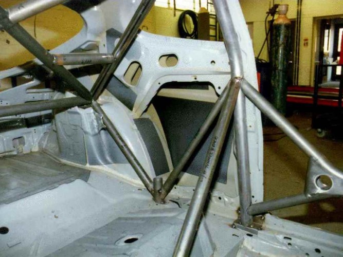 ford puma bolt in roll cage